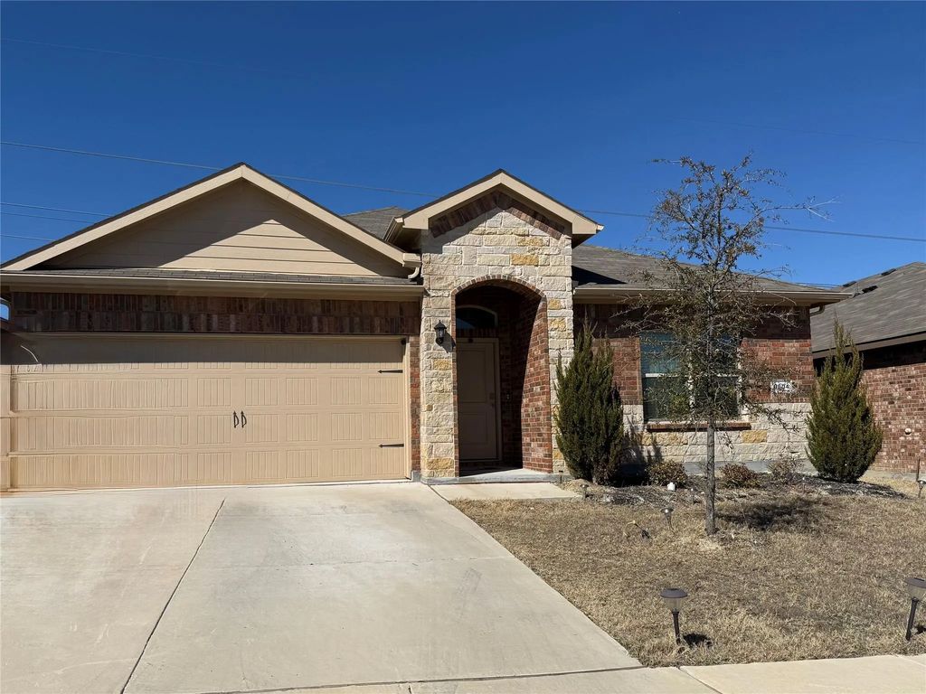 9604 Red Brush Trail, Fort Worth