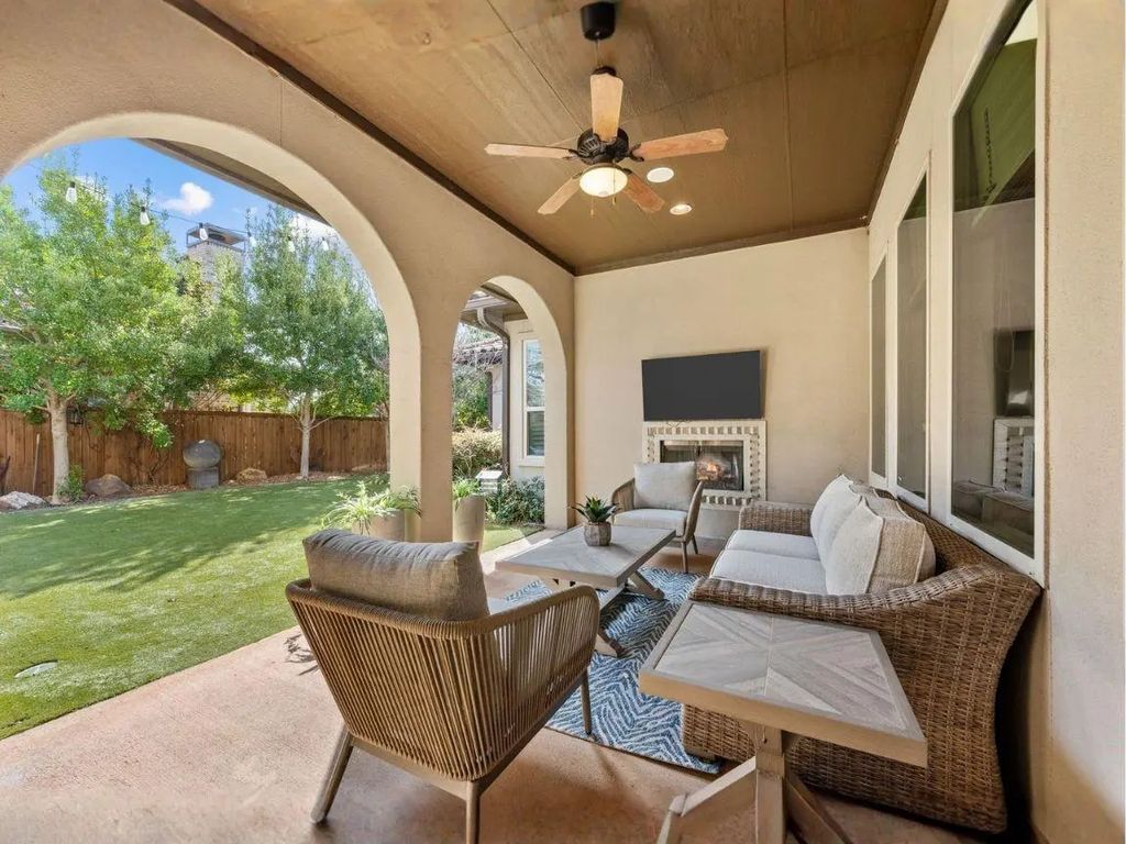 2304 Cardinal Boulevard, Carrollton