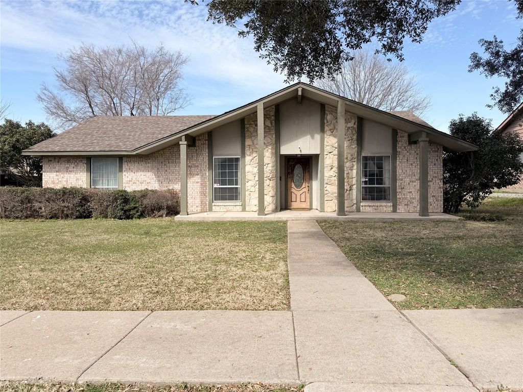 2003 Statler Drive, Carrollton
