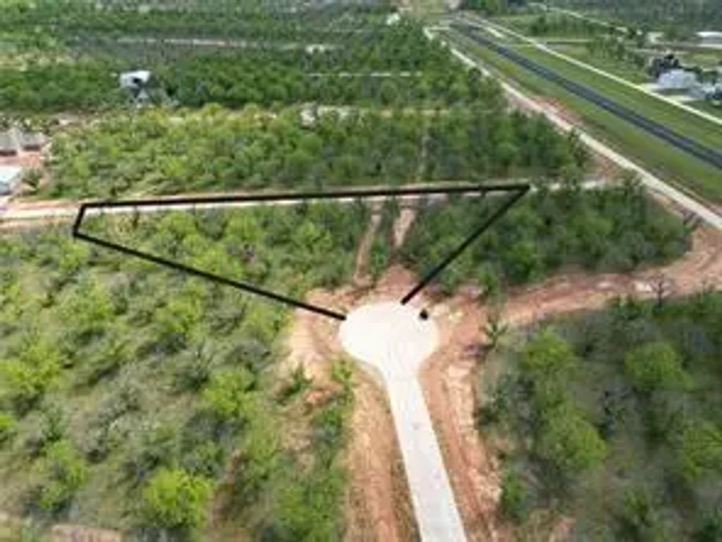 972 E Landings Drive, Granbury