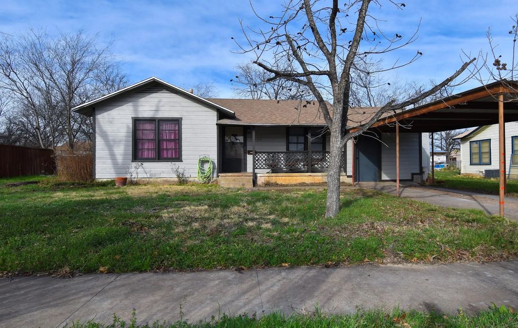 1904 S Walnut, Brady