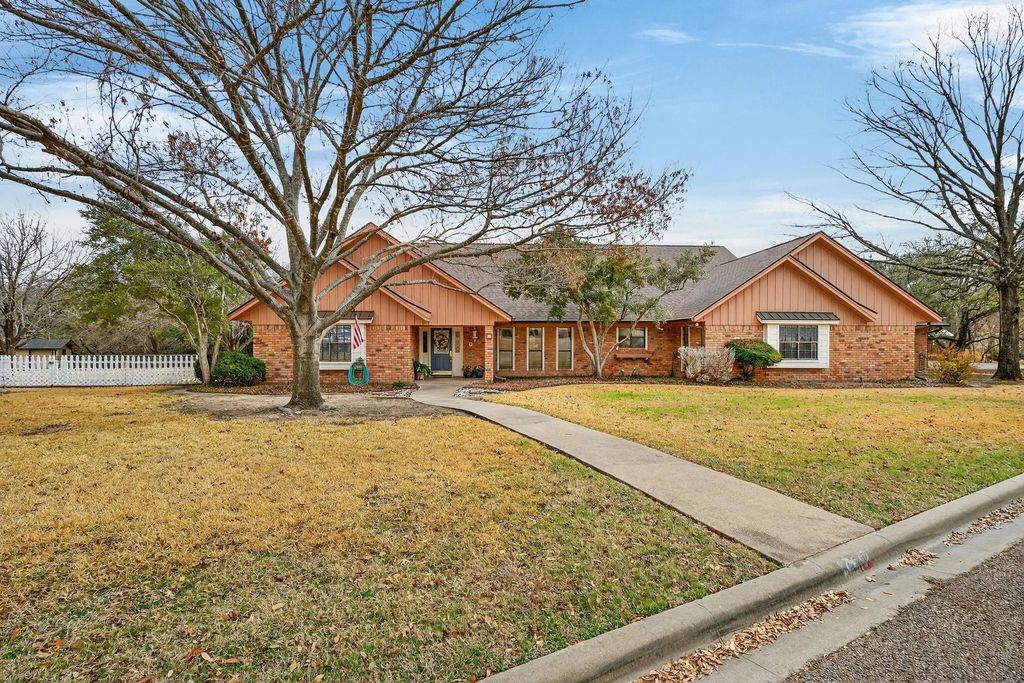 407 N Avenue Z, Clifton