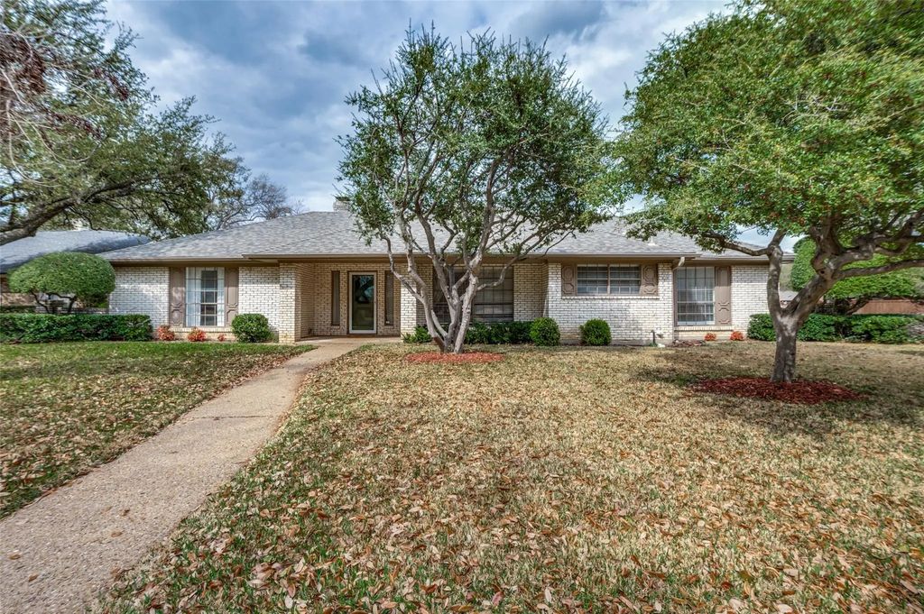 2801 W Aspen Court, Plano