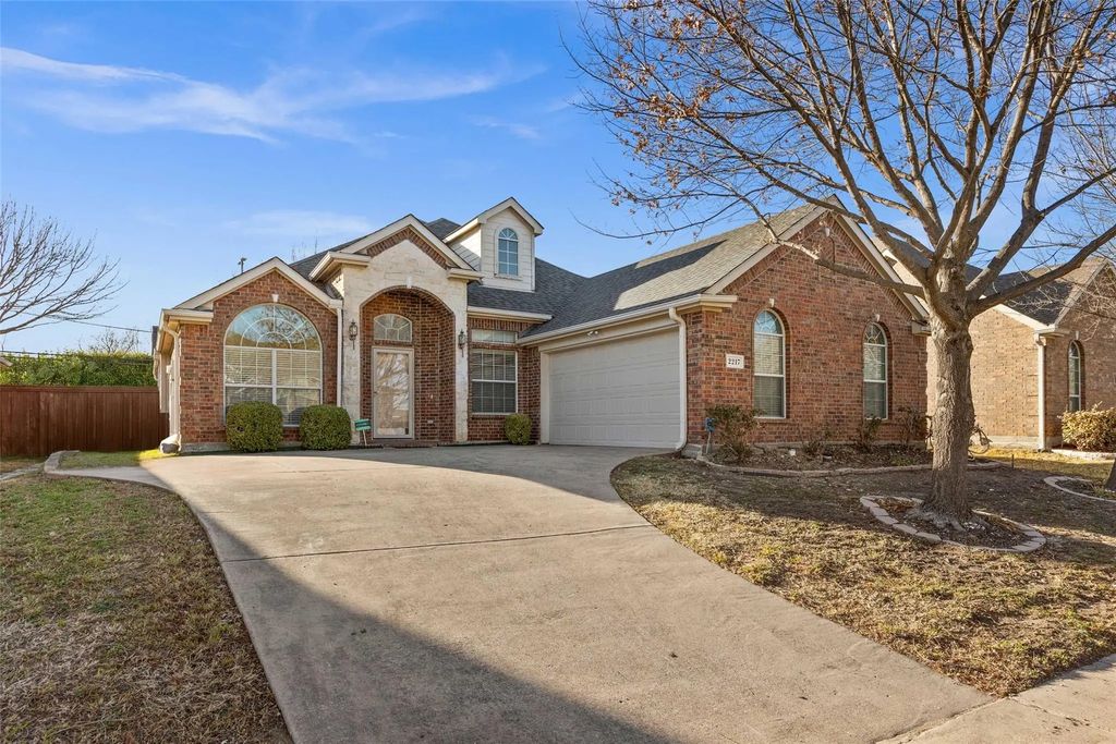 2217 Trickling Creek Drive, Garland
