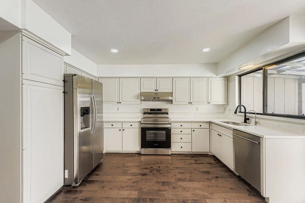 11907 Leisure Drive, Dallas