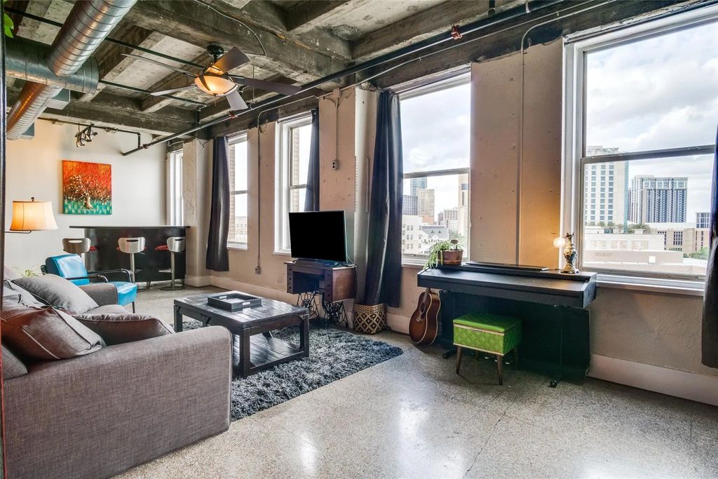 221 W Lancaster Avenue 5004, Fort Worth