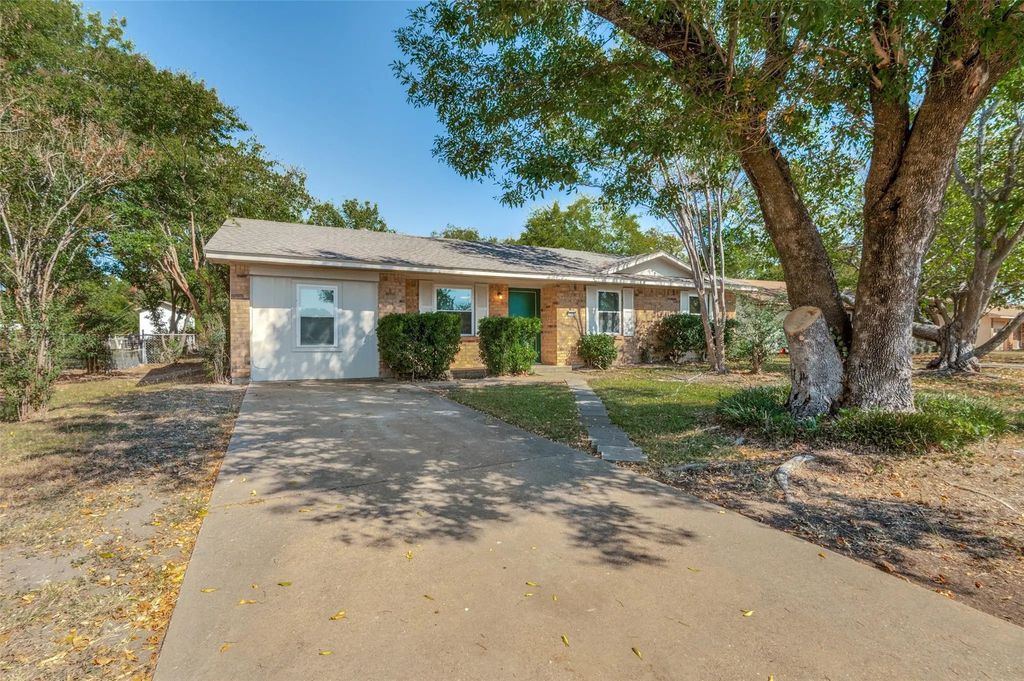 735 Middale Road, Duncanville