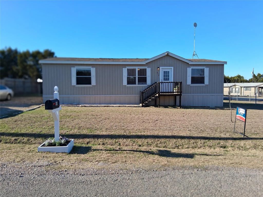 810 Pecos River Drive, Granbury