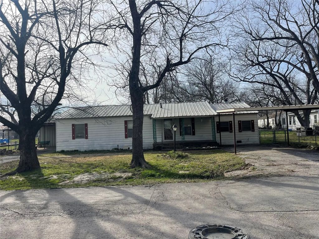 406 S Austin Street, Wolfe City
