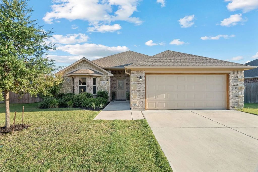 904 Sam Street, Springtown