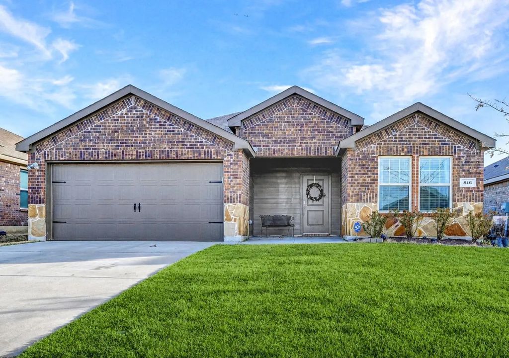 816 Glover Drive, Aubrey