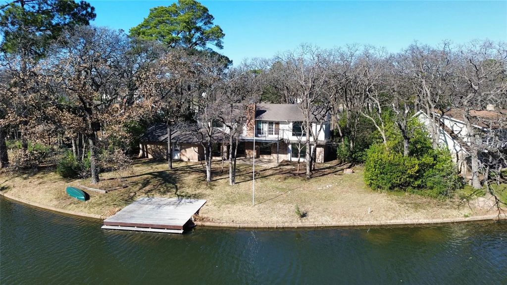2312 Winewood Lane, Arlington