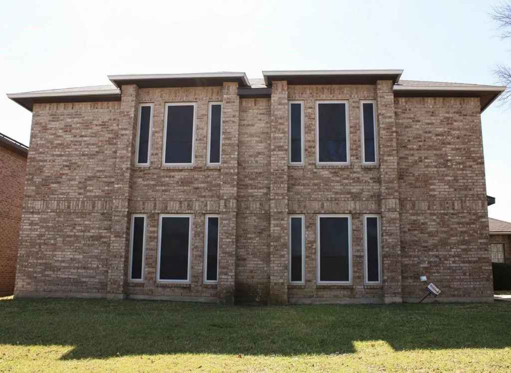 720 Cresent Drive, DeSoto