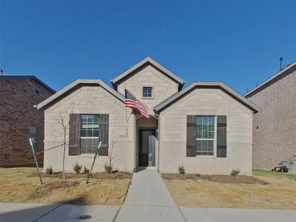 2744 Serenity Grove Lane, Fort Worth