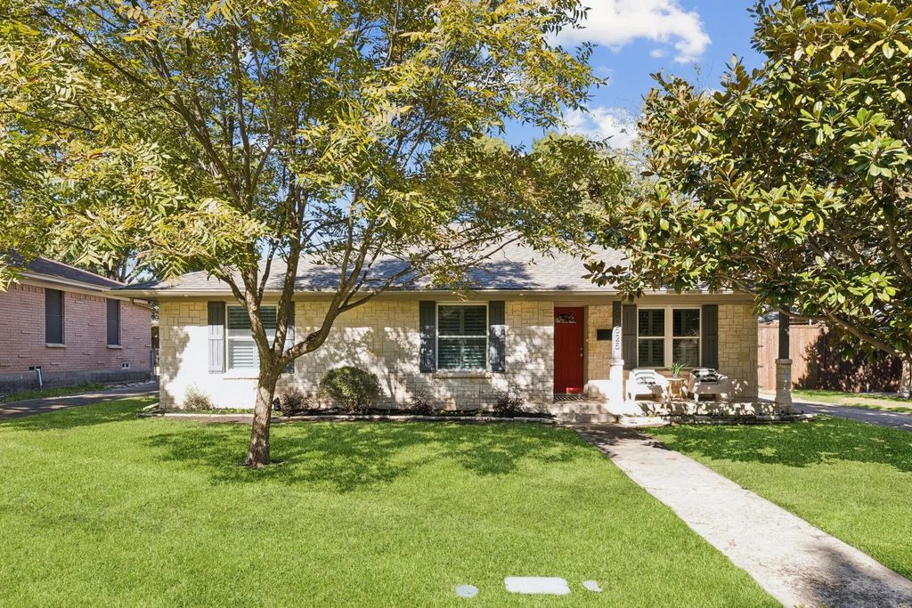 10525 Estate Lane, Dallas