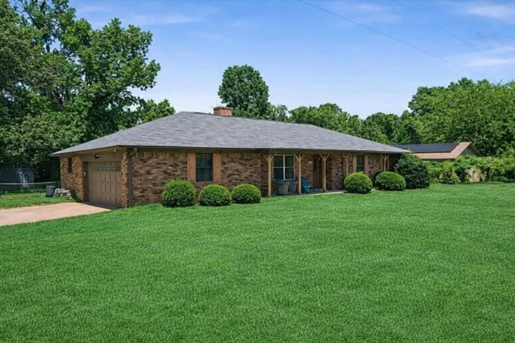 13608 Valley View, Tyler