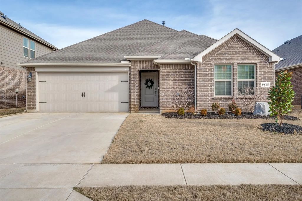 9813 Quail Pointe Road, Aubrey