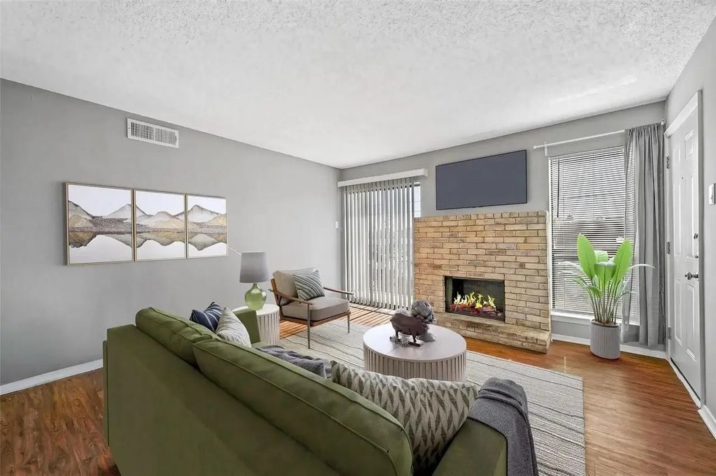 1810 N Garrett Avenue 206, Dallas