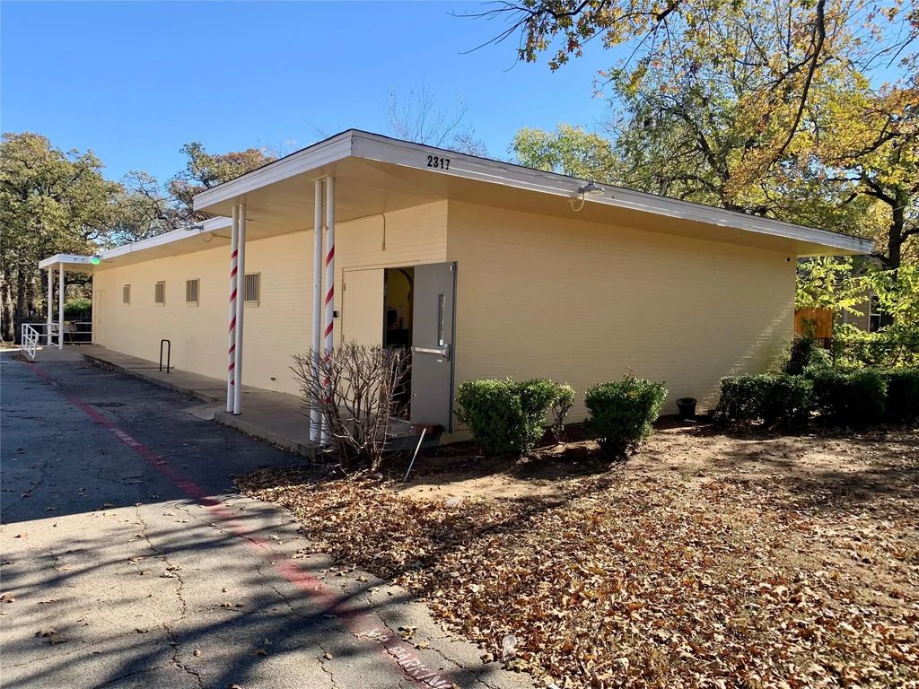 2317 Handley Drive, Fort Worth