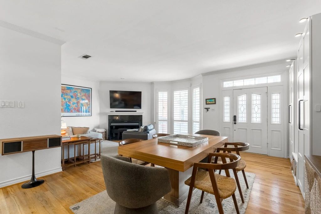 3208 Cole Avenue 1111, Dallas