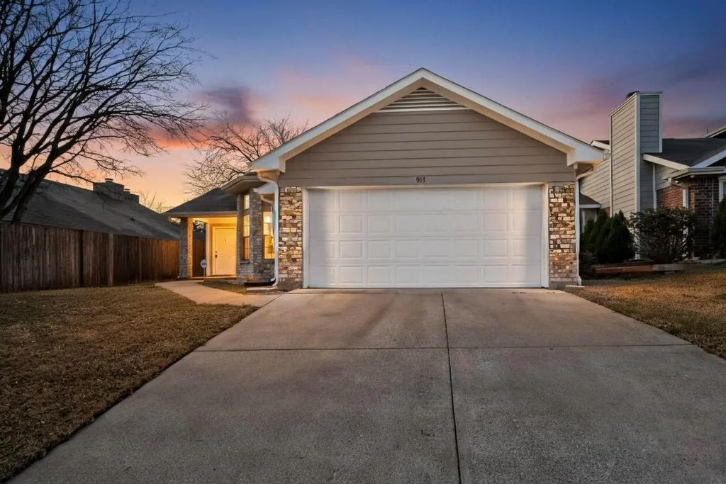 917 Richards Drive, Cedar Hill