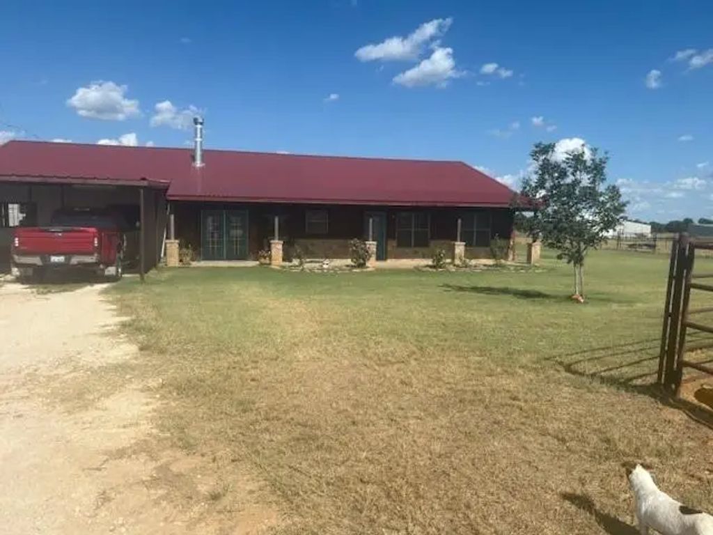 2210 County Road 422, Stephenville