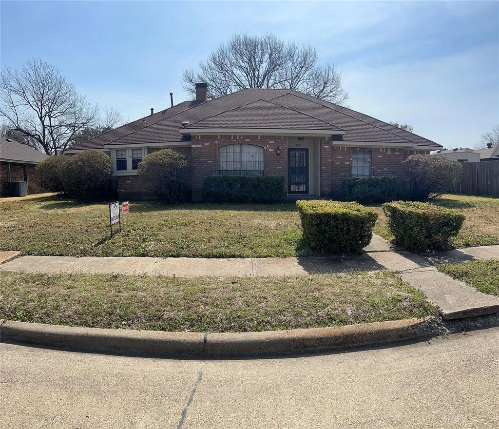 222 Faircrest Drive, Garland