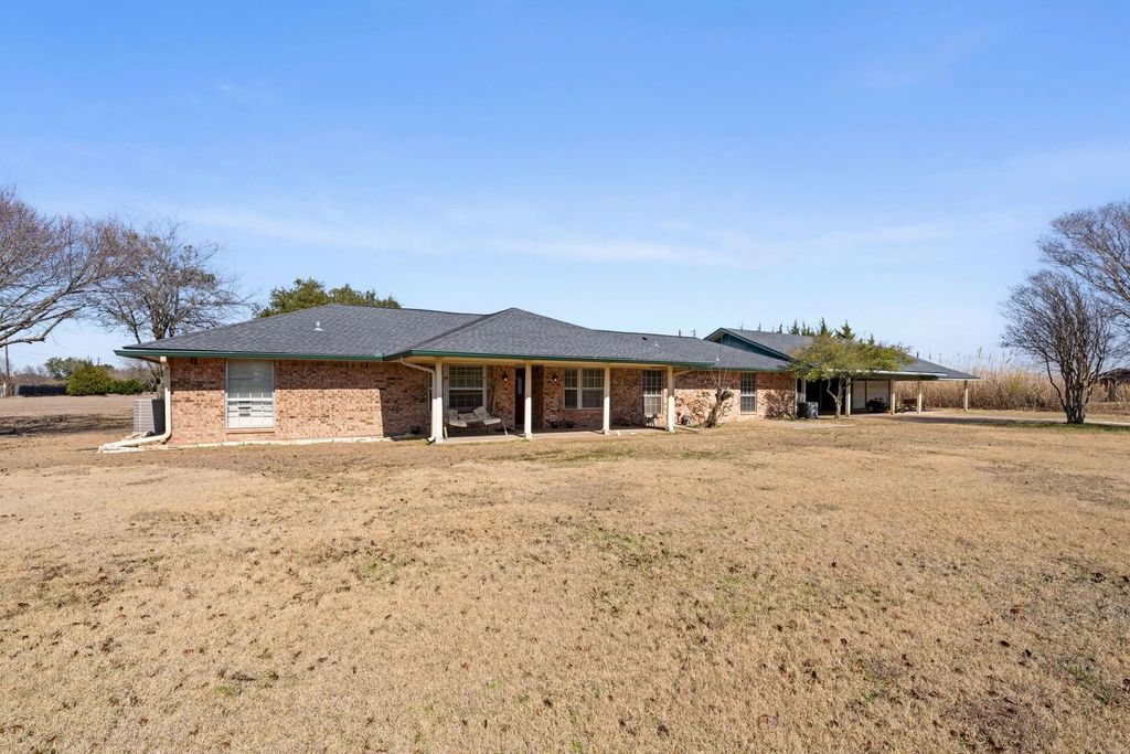 339 Crestview Drive, Red Oak