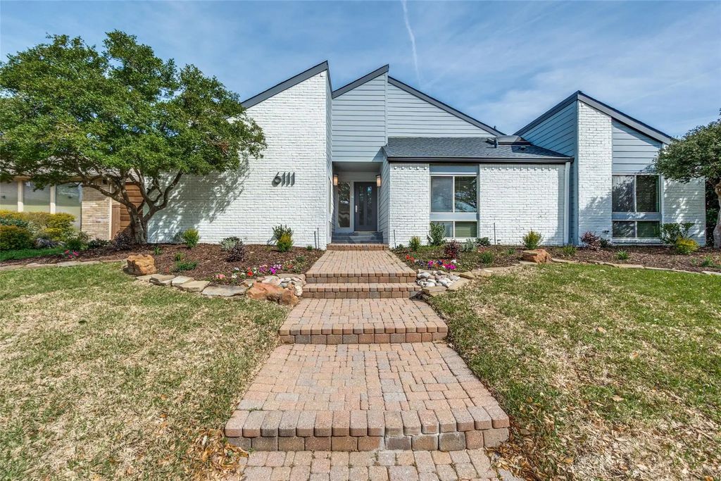 6111 Black Berry Lane, Dallas