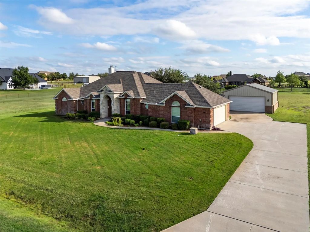 125 Deer Stream Court, Azle