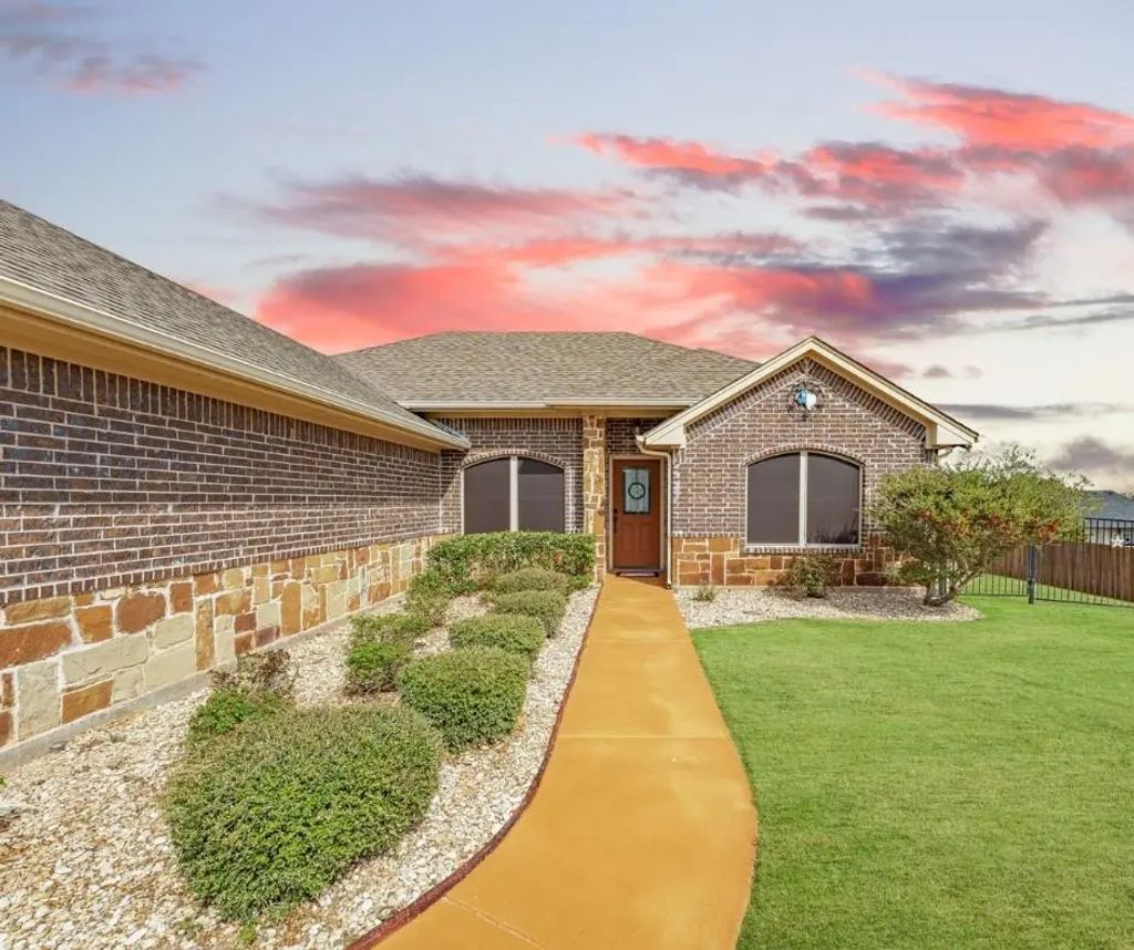 4001 Marana Drive, Granbury