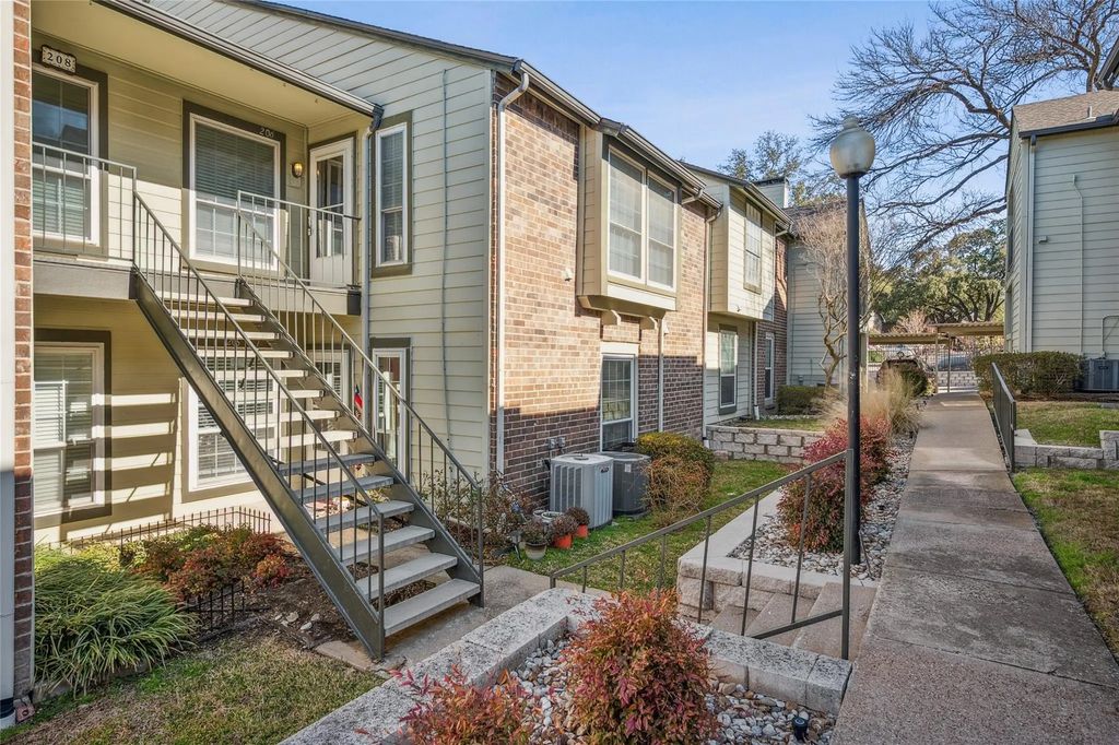 5981 Arapaho Road 206, Dallas