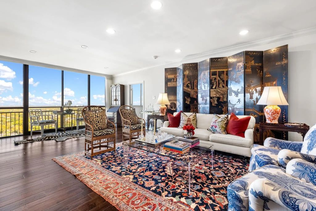 6335 W Northwest Highway 2015, Dallas