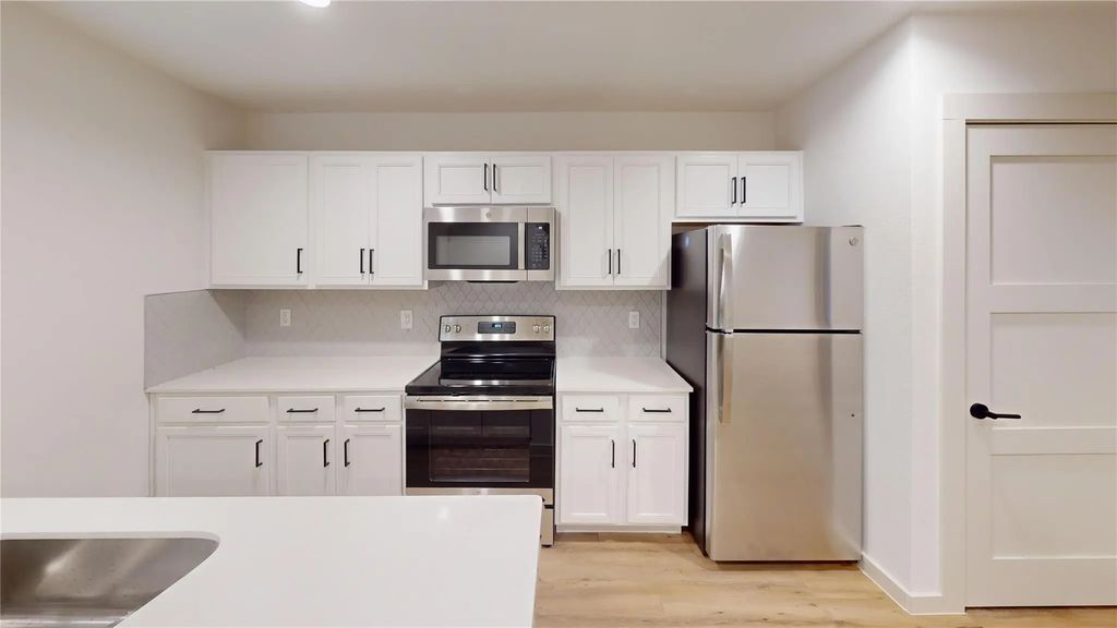 715 N Lancaster Avenue 604, Dallas