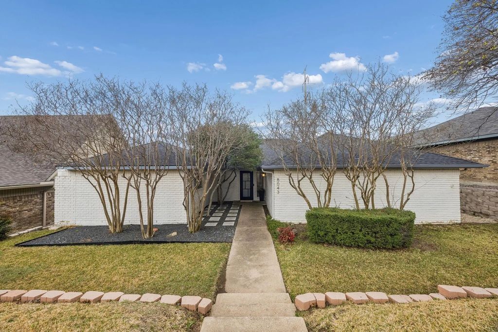 8043 Moss Meadows Drive, Dallas