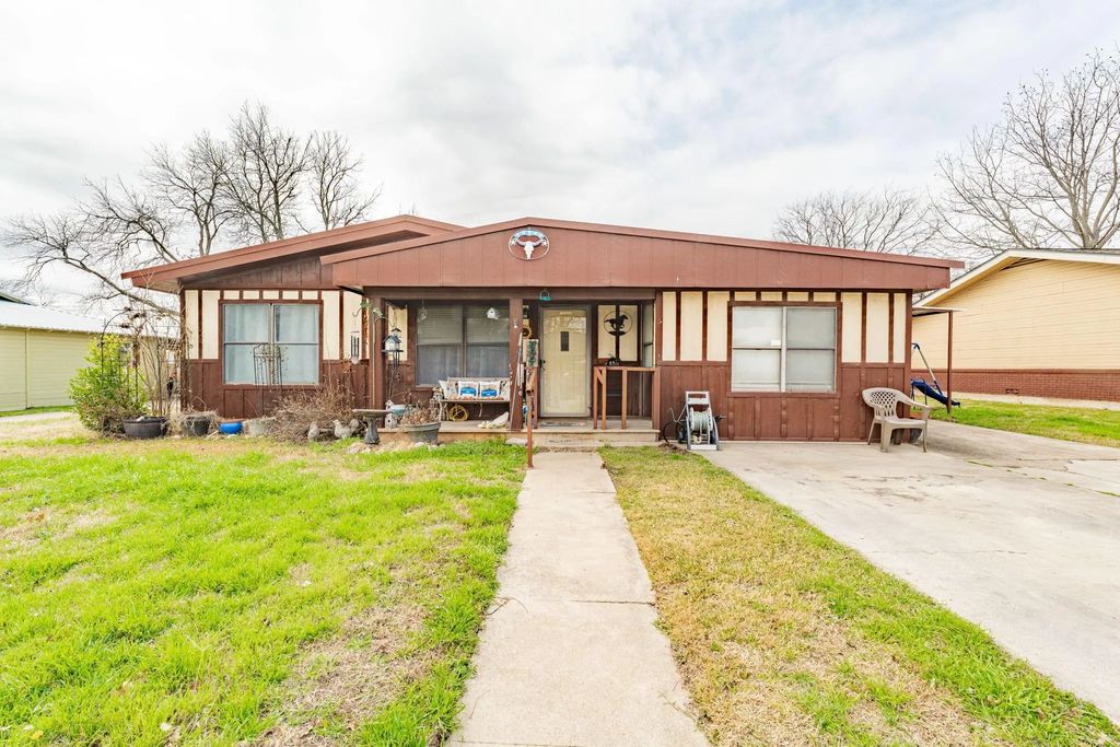 110 Blakeney, Stephenville
