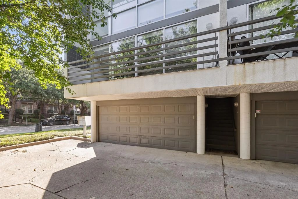 4239 Holland Avenue A, Dallas