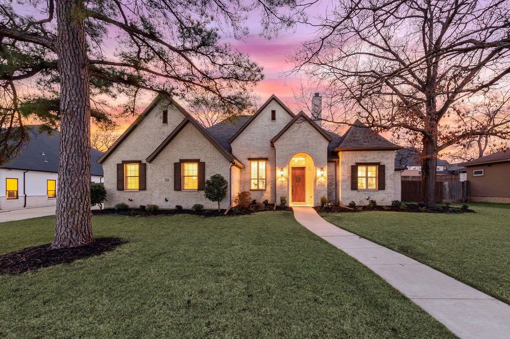 2908 Sutton Place, Southlake