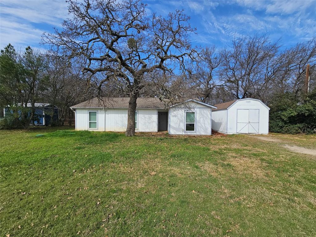 110 Muleta Drive, Oak Point
