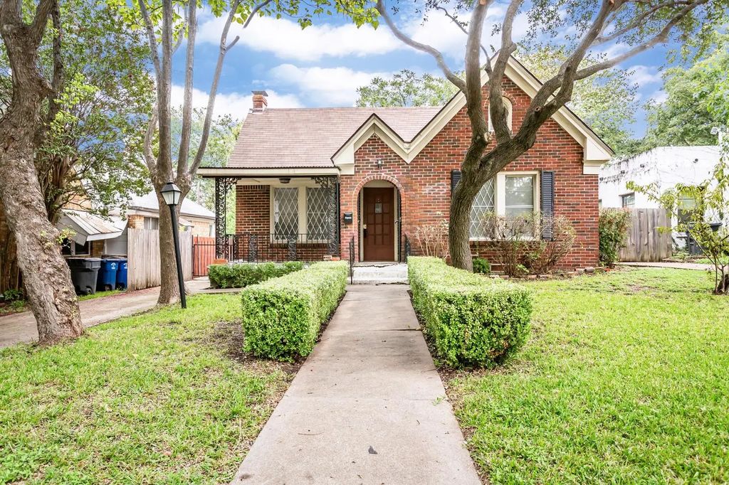 6922 Lindsley Avenue, Dallas