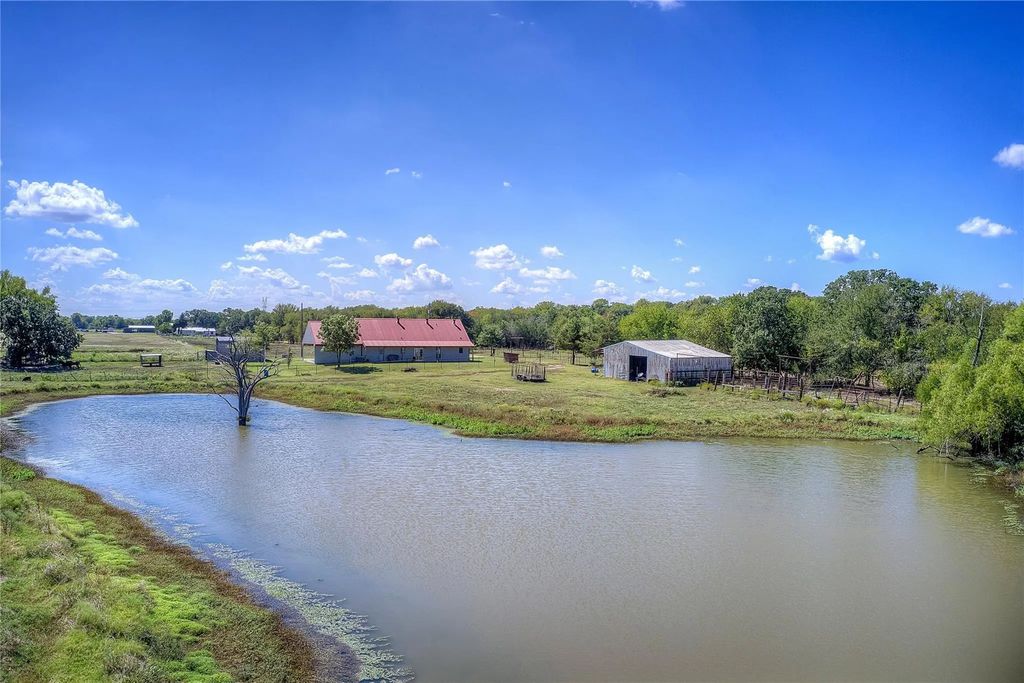 429 County Road 4736, Cumby