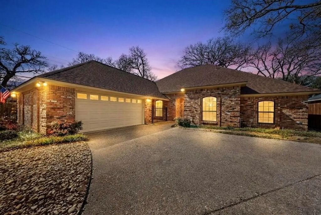 1505 Boundbrook Lane, Irving