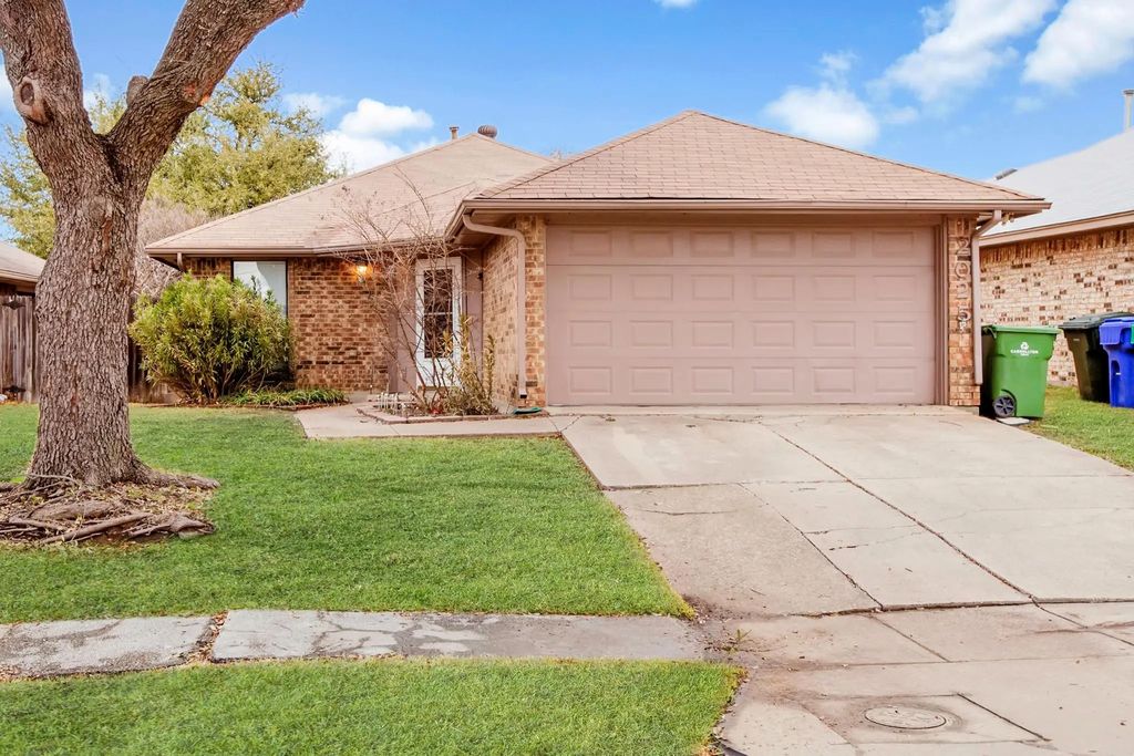 2025 Lorient Drive, Carrollton
