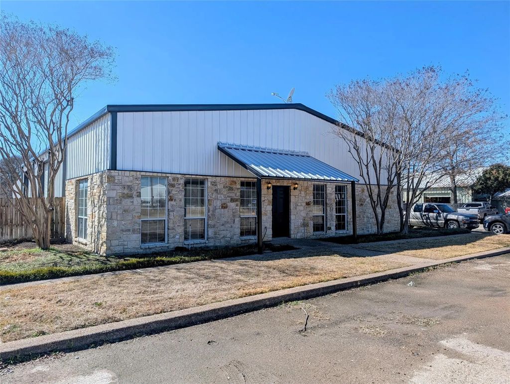 365 Val Verde Road, McGregor