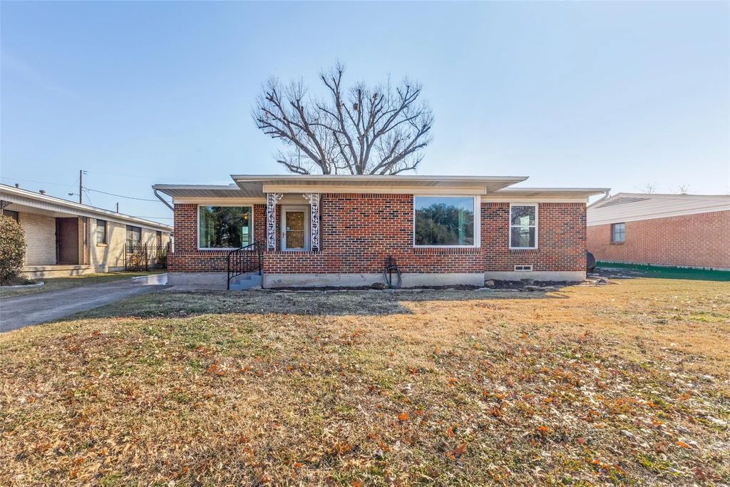 9308 Lindaro Lane, Dallas