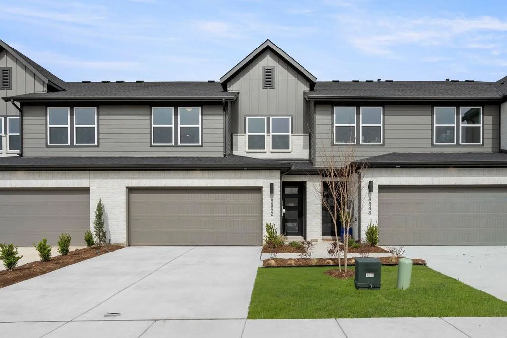 8852 Enclave Way, Northlake