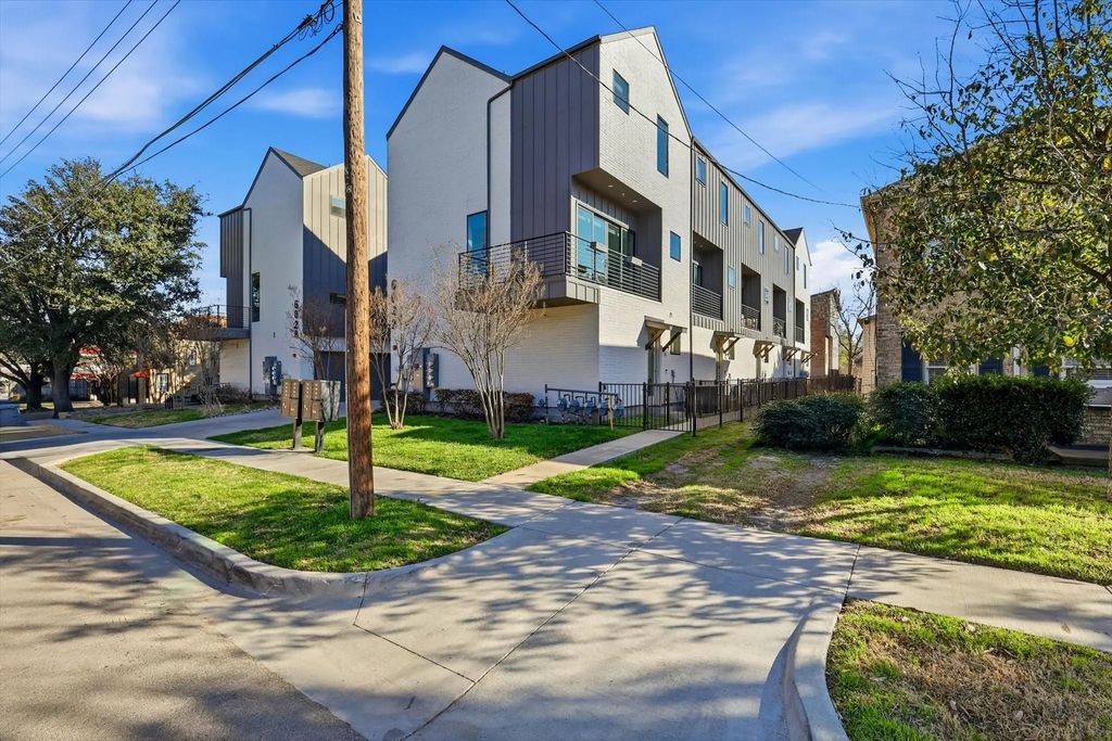 6022 Lewis Street 101, Dallas