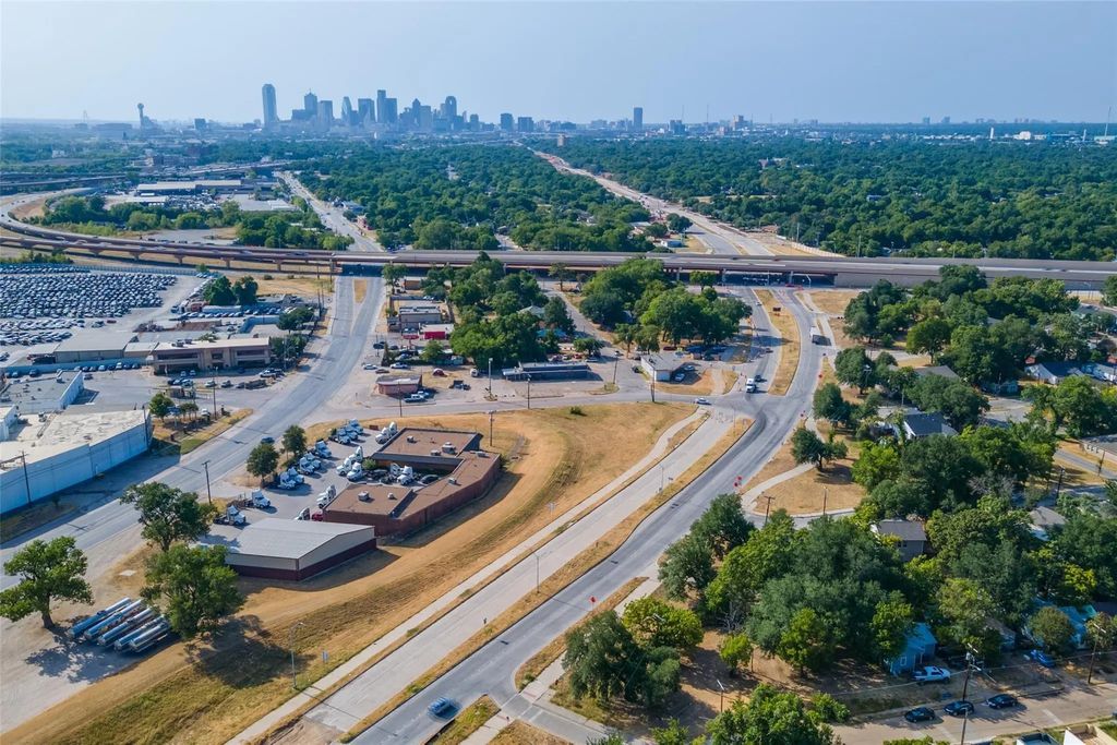 5714 S Central Expressway, Dallas