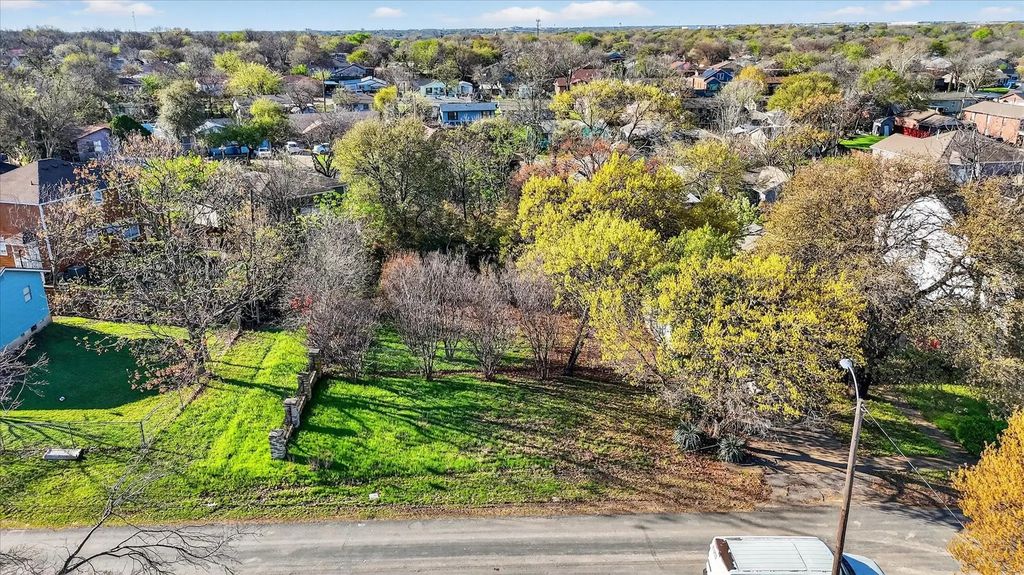 4444 Marcell Avenue, Dallas