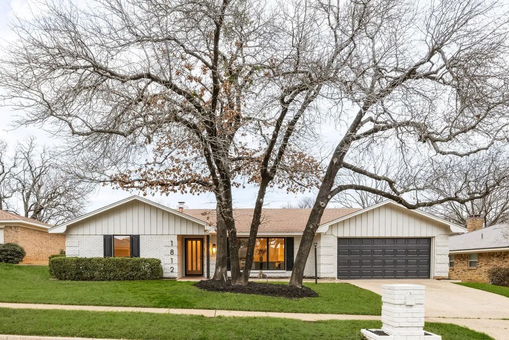 1812 Park Hill Drive, Arlington